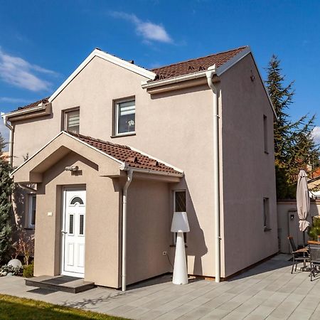 Dc Executive Homes Újvidék Kültér fotó