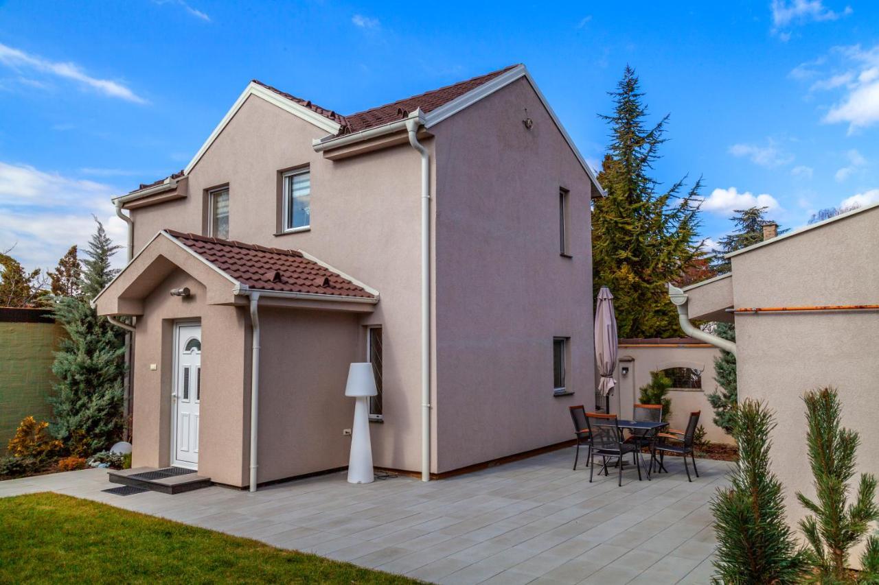 Dc Executive Homes Újvidék Kültér fotó