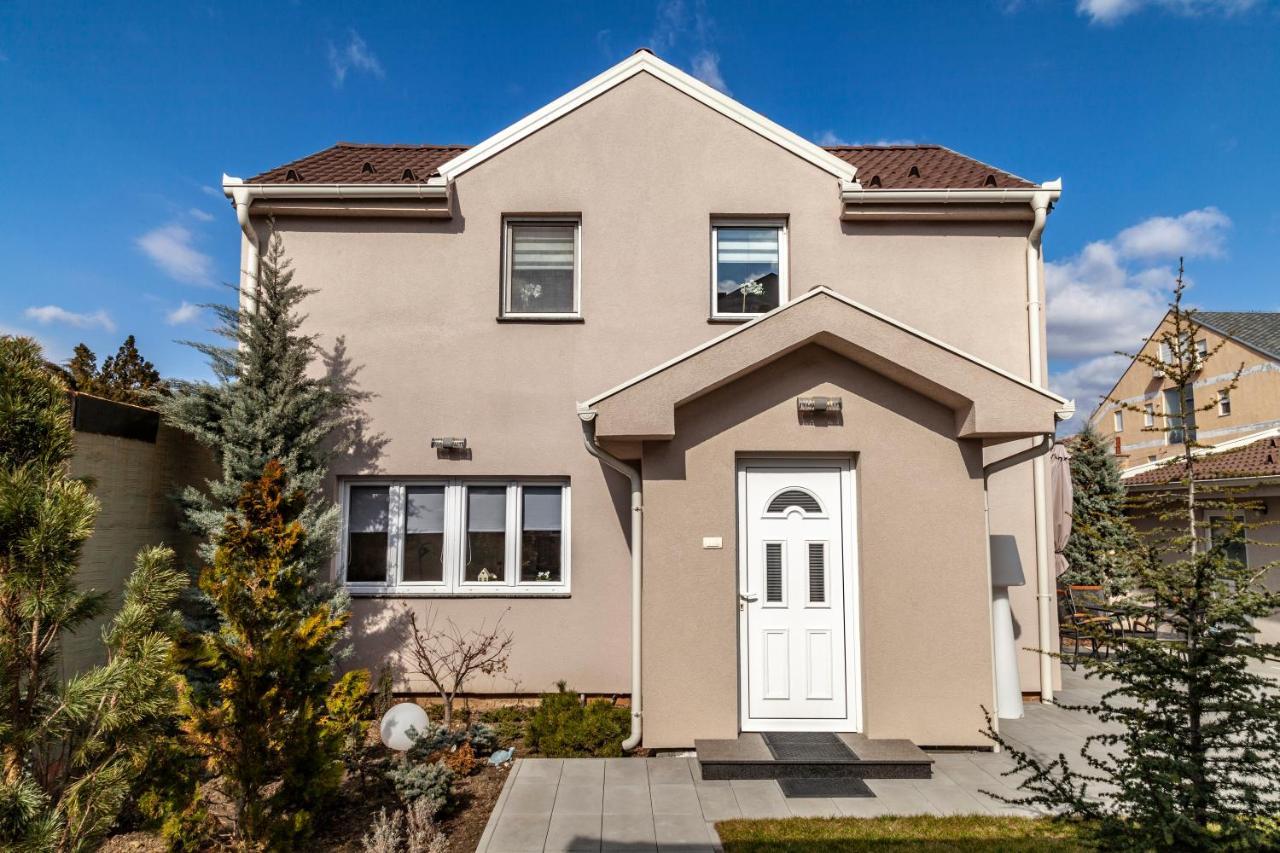 Dc Executive Homes Újvidék Kültér fotó